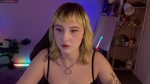 Roziett online show from April 2026 08:40:01 AM