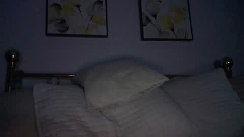 Snapshot of rtrmoney18 chatting on December 2025 08:08:01 AM rtrmoney18 online show from December 2025 08:08:01 AM