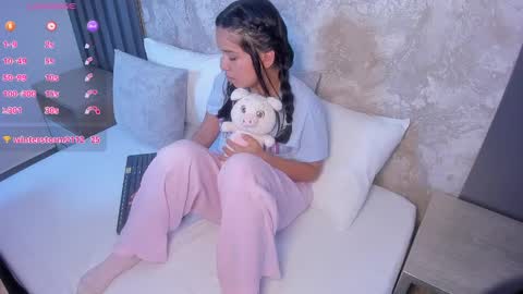 Snapshot of rubby_grundy chatting on June 2026 07:03:01 AM R U B B Y online show from June 2026 07:03:01 AM