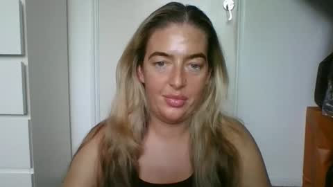 rubyredxxxoxxx online show from February 2026 03:01:01 PM