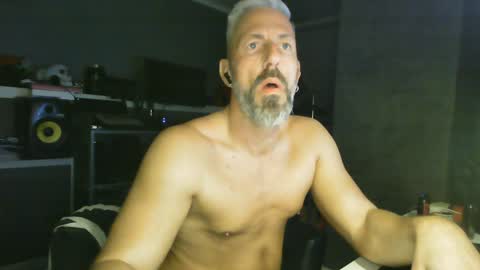 Snapshot of ruffi77 chatting on January 2025 05:58:02 AM Chico que rico Caliente online show from January 2025 05:58:02 AM