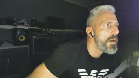 Snapshot of ruffi77 chatting on January 2025 03:29:01 PM Chico que rico Caliente online show from January 2025 03:29:01 PM