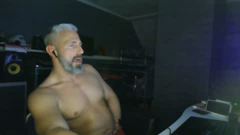 Snapshot of ruffi77 chatting on February 2025 01:34:02 AM Chico que rico Caliente online show from February 2025 01:34:02 AM
