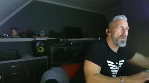 Snapshot of ruffi77 chatting on February 2025 12:30:01 AM Chico que rico Caliente online show from February 2025 12:30:01 AM