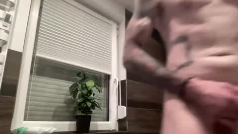 run online show from December 2025 05:12:02 AM