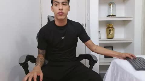  R U S S E L L  online show from February 2026 04:17:02 AM