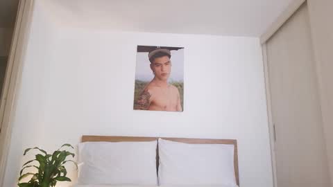  R U S S E L L  online show from March 2026 08:48:01 PM