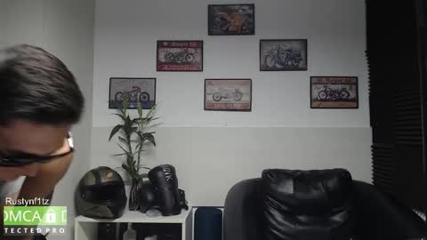 Snapshot of rustynf1tz chatting on November 2025 05:38:01 AM MillionDollarGuy online show from November 2025 05:38:01 AM