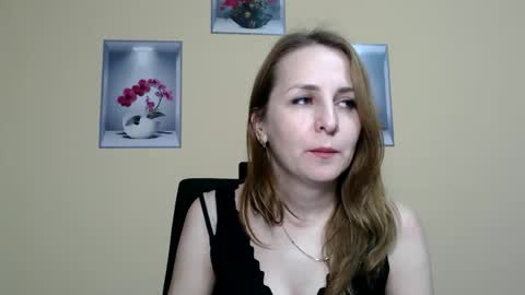 Snapshot of ruthpark chatting on December 2025 07:53:02 PM Ruth online show from December 2025 07:53:02 PM