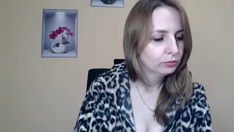 Snapshot of ruthpark chatting on December 2025 12:53:02 PM Ruth online show from December 2025 12:53:02 PM