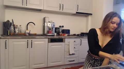 Snapshot of ruxandradanny chatting on December 2024 07:08:01 AM ruxandradanny online show from December 2024 07:08:01 AM