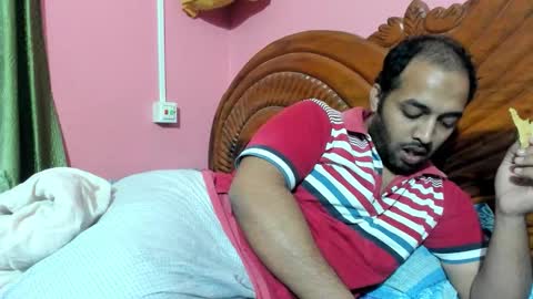 Snapshot of rwb17 chatting on December 2025 09:37:01 AM rwb17 online show from December 2025 09:37:01 AM