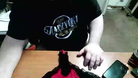 rwzar_1965 online show from April 2026 03:18:01 AM