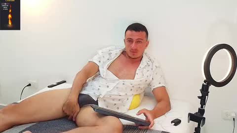 Snapshot of ryamcoast chatting on September 2025 10:53:01 PM Sr Coast online show from September 2025 10:53:01 PM