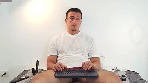 Snapshot of ryamcoast chatting on October 2025 10:41:02 PM Sr Coast online show from October 2025 10:41:02 PM