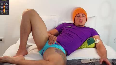 Snapshot of ryamcoast chatting on October 2025 10:18:02 PM Sr Coast online show from October 2025 10:18:02 PM