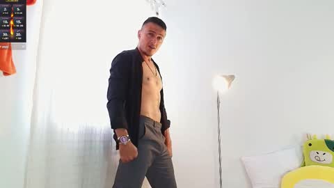 Snapshot of ryamcoast chatting on October 2025 09:15:01 PM Sr Coast online show from October 2025 09:15:01 PM