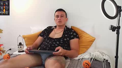 Snapshot of ryamcoast chatting on October 2025 09:26:02 PM Sr Coast online show from October 2025 09:26:02 PM