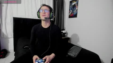 Snapshot of ryan15_ chatting on October 2025 02:01:02 AM Ryan 15 online show from October 2025 02:01:02 AM