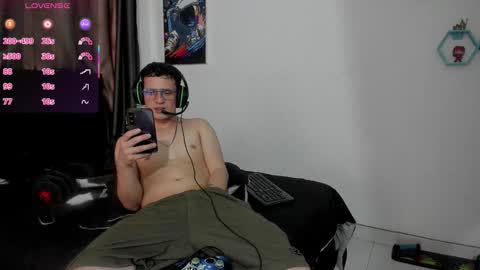 Snapshot of ryan15_ chatting on November 2025 05:53:01 PM Ryan 15 online show from November 2025 05:53:01 PM