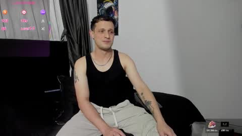 Snapshot of ryan15_ chatting on November 2025 01:44:02 AM Ryan 15 online show from November 2025 01:44:02 AM