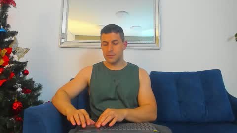 Snapshot of ryan__mckenna chatting on December 2025 07:40:02 PM ryan mckenna online show from December 2025 07:40:02 PM