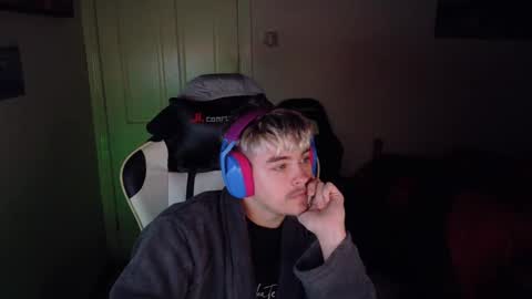 ryanisntgay794 online show from December 2024 06:03:02 AM