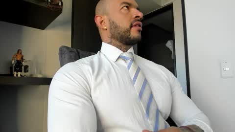 Snapshot of ryanjhonston chatting on December 2025 12:25:02 PM Ryan online show from December 2025 12:25:02 PM