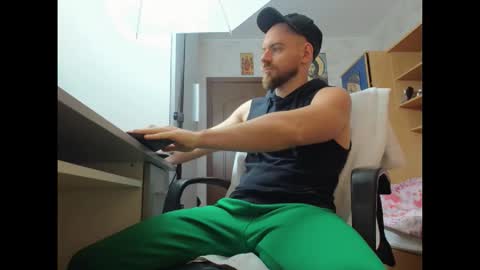 Ryanstone  online show from November 2025 05:51:02 AM