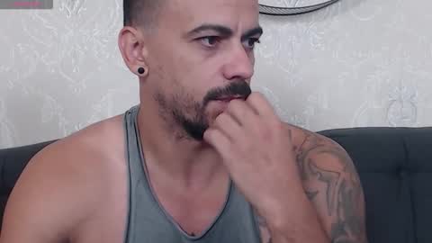 Snapshot of ryanvibe chatting on October 2025 11:33:02 AM Ryan online show from October 2025 11:33:02 AM