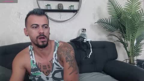 Snapshot of ryanvibe chatting on October 2025 12:05:01 PM Ryan online show from October 2025 12:05:01 PM