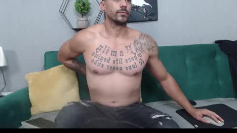 Snapshot of ryanvibe chatting on November 2025 04:07:01 PM Ryan online show from November 2025 04:07:01 PM