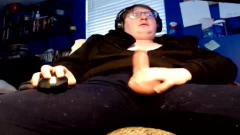 Dennis online show from December 2025 08:24:02 PM