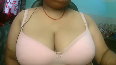 Snapshot of s03286 chatting on November 2025 06:02:02 AM HotLovers online show from November 2025 06:02:02 AM