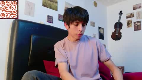 Snapshot of s_a_t_u_r_n chatting on April 2026 07:45:01 AM ST online show from April 2026 07:45:01 AM