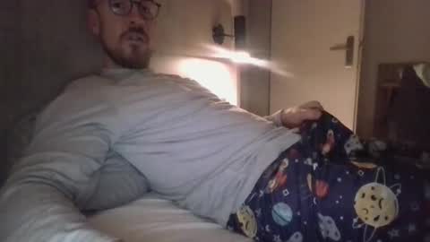 s_i_q online show from November 2025 03:39:01 AM