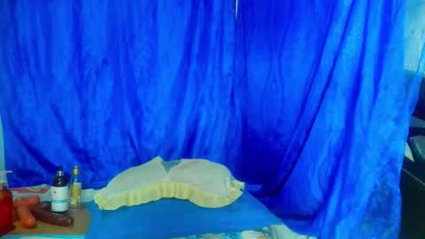 sofia online show from November 2025 07:57:02 PM