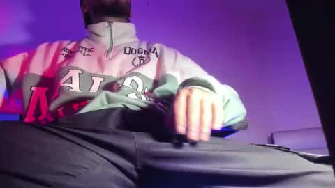 Snapshot of s_sven chatting on November 2025 01:59:02 AM Steven Independent online show from November 2025 01:59:02 AM