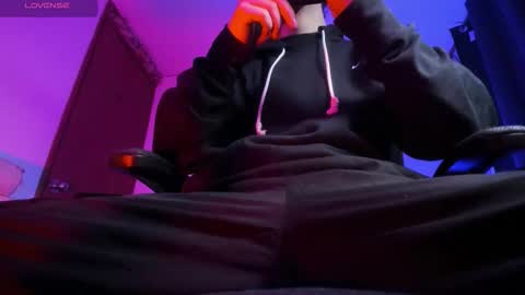 Snapshot of s_sven chatting on December 2025 07:35:01 AM Steven Independent online show from December 2025 07:35:01 AM