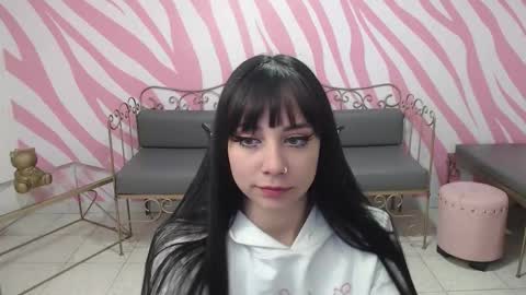 Sabrina online show from November 2025 01:10:01 PM