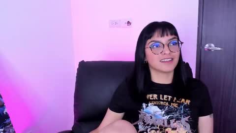 Snapshot of saam_collins69 chatting on February 2026 02:53:01 AM Val online show from February 2026 02:53:01 AM