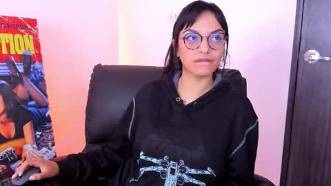 Snapshot of saam_collins69 chatting on March 2026 10:00:01 AM Val online show from March 2026 10:00:01 AM