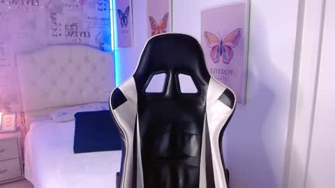 1 online show from December 2025 12:13:02 PM