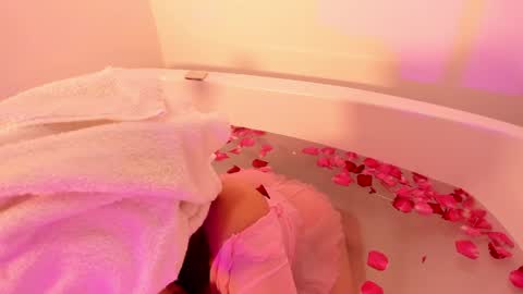 Snapshot of sabrina_geek chatting on May 2026 06:19:02 AM sabrina_geek online show from May 2026 06:19:02 AM