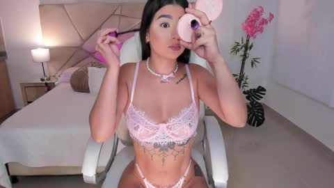 Sabrina online show from November 2025 08:08:02 PM