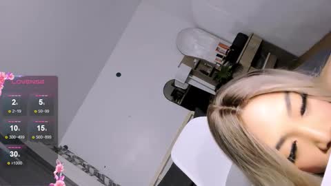 urHOT SABBY online show from March 2026 01:54:01 AM