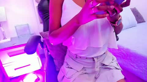 SabrinnaBrownn online show from November 2025 04:46:01 AM