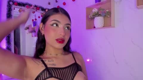 Snapshot of sabrinahims_ chatting on November 2025 06:39:03 AM mariana online show from November 2025 06:39:03 AM