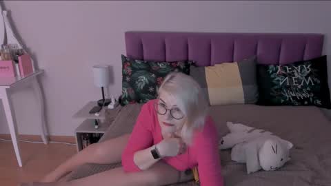 Sabrina MacMarren online show from February 2025 03:36:02 PM