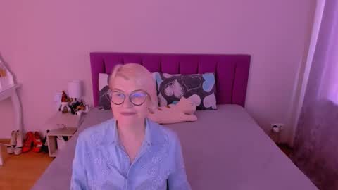 Sabrina MacMarren online show from February 2026 01:20:02 PM